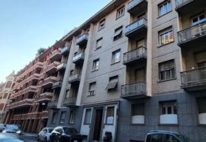 facciata di casa in vendita via giacinto collegno torino