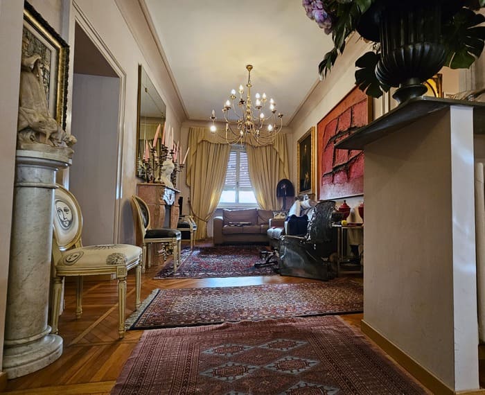 Salone di appartamento in vendita nuda proprieta via Camino 2 Torino