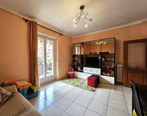 Soggiorno di trilocale in vendita torino zona vanchiglietta
