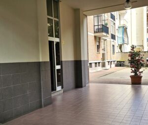 Androne di trilocale in vendita torino zona vanchiglietta