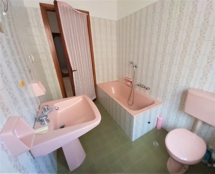 bagno di appartamento in affitto via duchessa jolanda torino