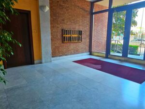 Interno palazzo di appartamento in affitto Torino via Grattoni 7