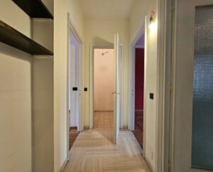 corridoio di casa in affitto torino via migliara