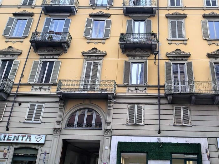 facciata stabile appartamento in affitto via madama cristina torino