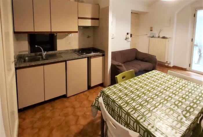 cucina di casa in affitto via madama cristina torino