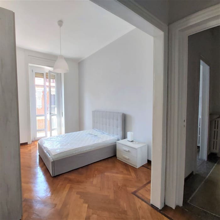 Camera di casa in affitto torino via peyron