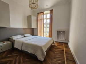 camera da letto di appartamento in vendita torino via Avogadro