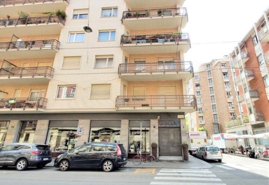 facciata di casa in vendita torino via cibrario