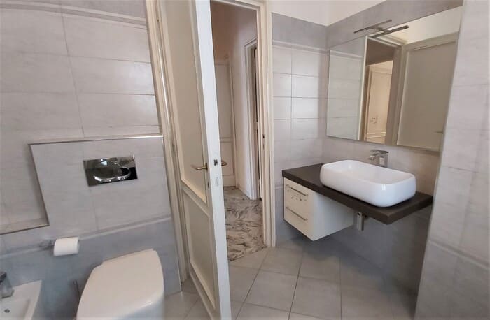 bagno di casa in vendita torino via cibrario