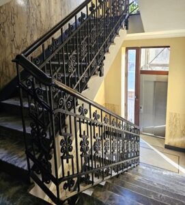 Appartamento in vendita Torino via Piffetti - scale di casa in vendita torino via piffetti