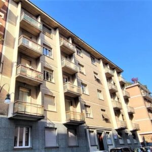 facciata di casa in vendita via giacinto collegno torino