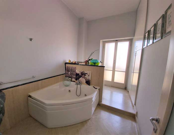 sala da bagno appartamento vendita torino corso inghilterra panoramico