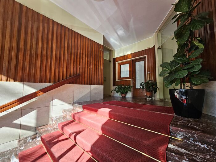 Androne di casa in vendita torino corso ferrucci 105