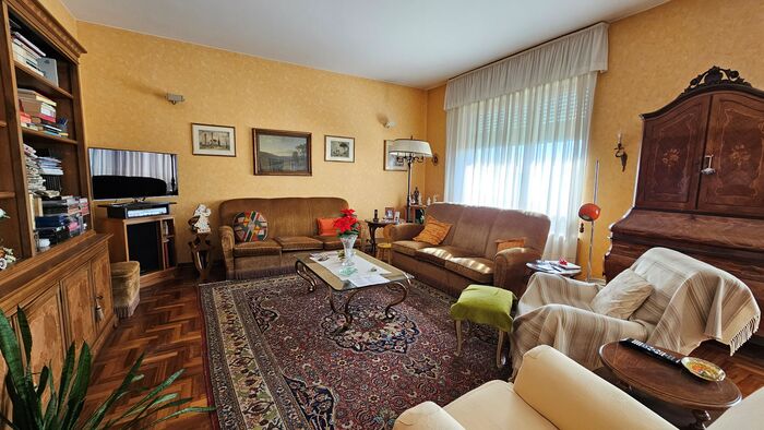Salone di casa in vendita torino corso ferrucci 105