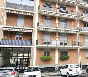 facciata di casa in vendita torino lungo po antonelli