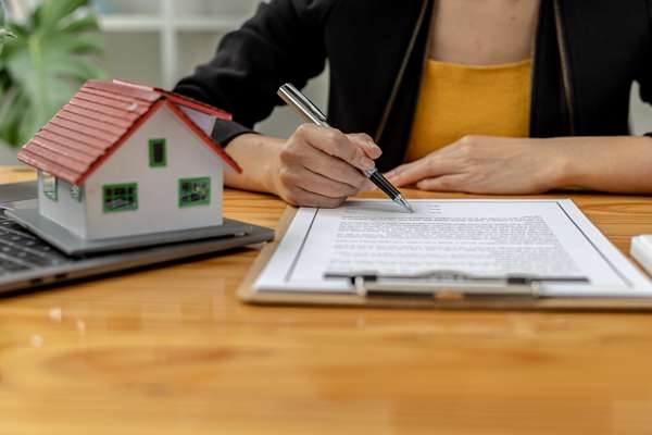 Procura a vendere immobile: perché serve, come si fa e costi