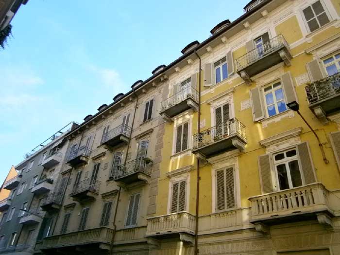 Torino appartamento con terrazzo via Collegno