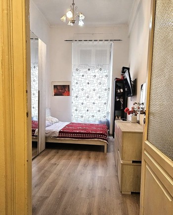 Camera da letto di casa in vendita uso investimento via Cialdini Torino