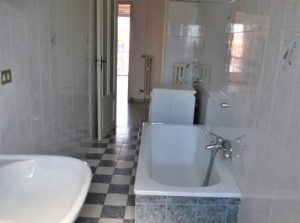 bagno appartamento in via casalis torino