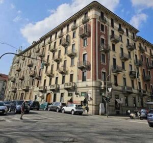 facciata di casa in vendita torino piazza benefica
