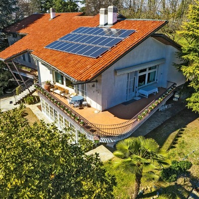 tetto e parco di villa in vendita a pino torinese